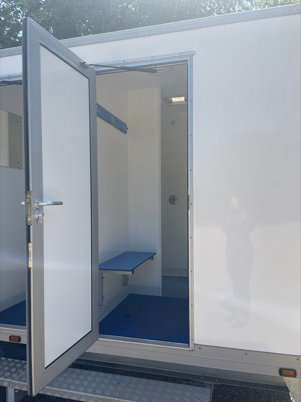 2019 6 Cubicle Shower Trailer