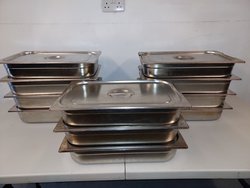 1/1 Gastronorm Pans with Lids