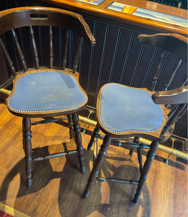 Secondhand high bar stools