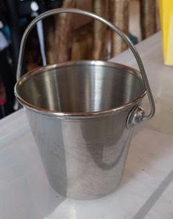 Secondhand Used Chip Pails Mini Ice Buckets Treat Buckets For Sale