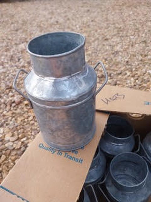Secondhand Galvanized Milk Churns Table Decoration Flower Vase For Sale Secondhand Galvanized Milk Churns Table Decoration Flower Vase For Sale