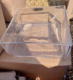 Secondhand 10“ x 10“ x  4” Square Vase Heavy Base For Sale