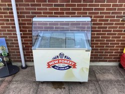 Secondhand New Forest Ice Cream Display Freezer with Glass Serve Over Wheels For Sale