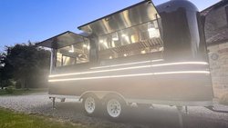 New Coloured Galvanized Steel Airstream Catering Trailers