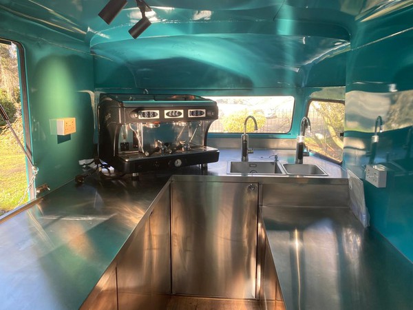 Catering Food Trailer Retro Replica 4.8MTR HY Van For Sale