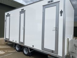 Secondhand Used White Pea Green 2016 2+1 Synergy Toilet Trailer For Sale