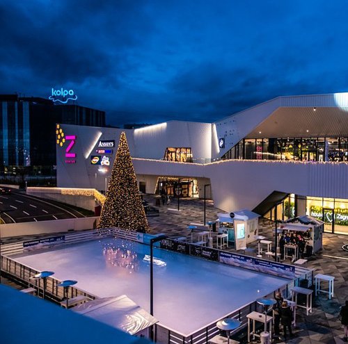 Secondhand Used Ice Wonderland Ice Rink 10 x 20 m – 200 m2 Used Equipment For Sale Secondhand Used Ice Wonderland Ice Rink 10 x 20 m – 200 m2 Used Equipment For Sale