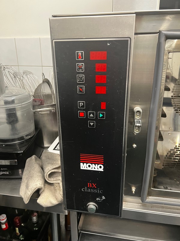 Mono 4 5 Tray Classic RH Convection Oven with Own Cabinet For Sale