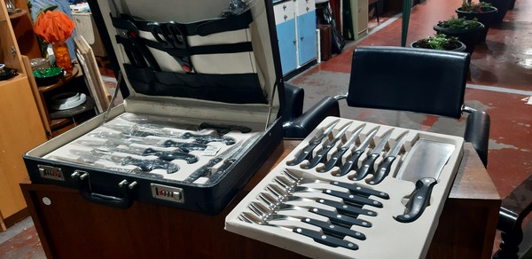 Secondhand Used Prima 24 Piece Chef's Knives Set in a Lockable Briefcase For Sale