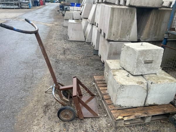 Secondhand 200kg Concrete Block with Lifting Eye