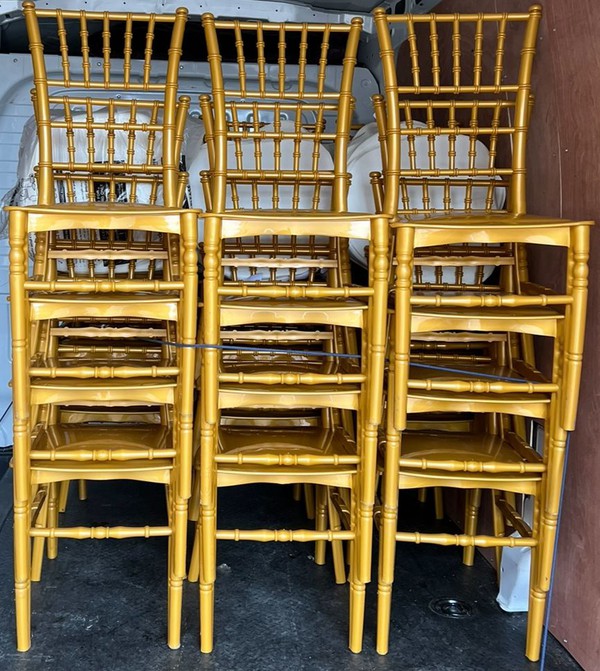 Secondhand Gold Chiavari Chairs with Pad