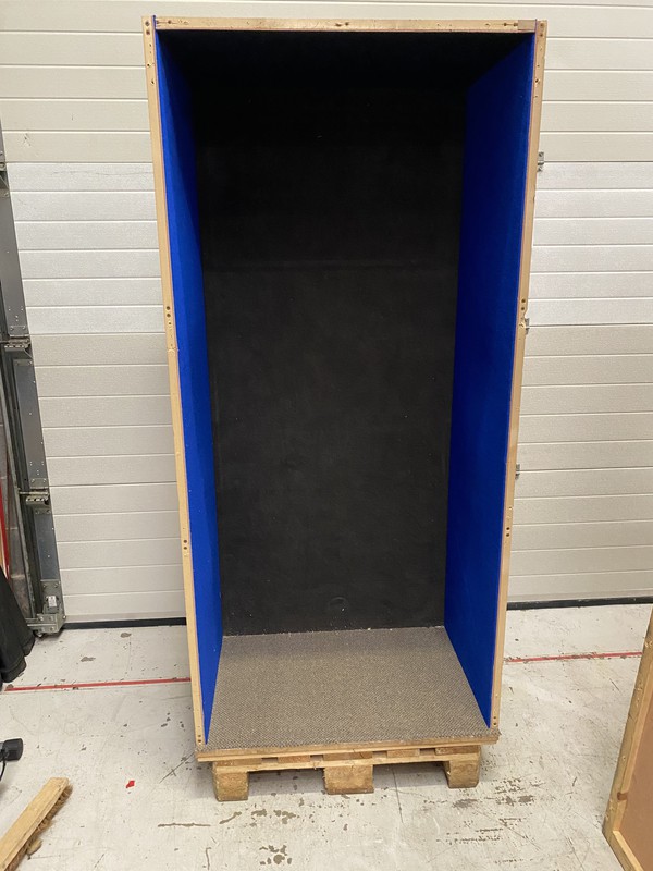 Tall Flight / Exhibition case on a pallet