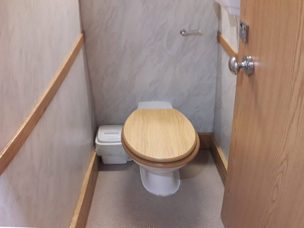 2 + 1 toilet trailer cubicle