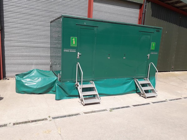 2+1 green toilet trailer ex hire