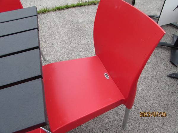 Secondhand Outdoor Table and Chair Sets For Sale