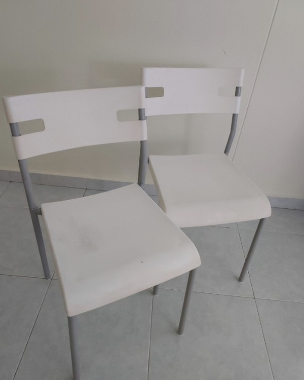 Secondhand Used 82 White Laver Ikea Chairs For Sale
