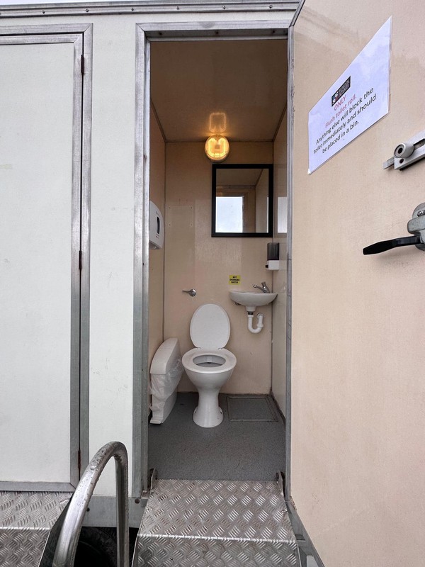 14 Cubicle Portable Campsite Festival Toilet Trailer - Marlow, Buckinghamshire 3