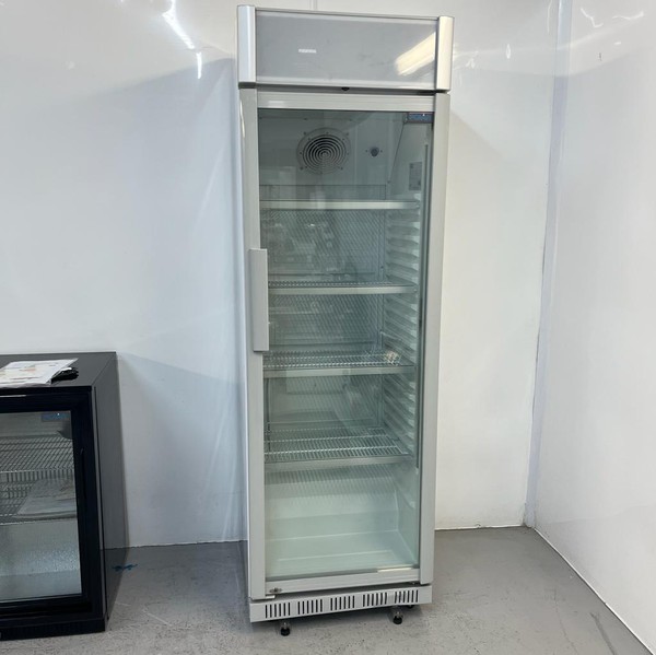 New B Grade Polar CC064 Display Fridge Cooler For Sale