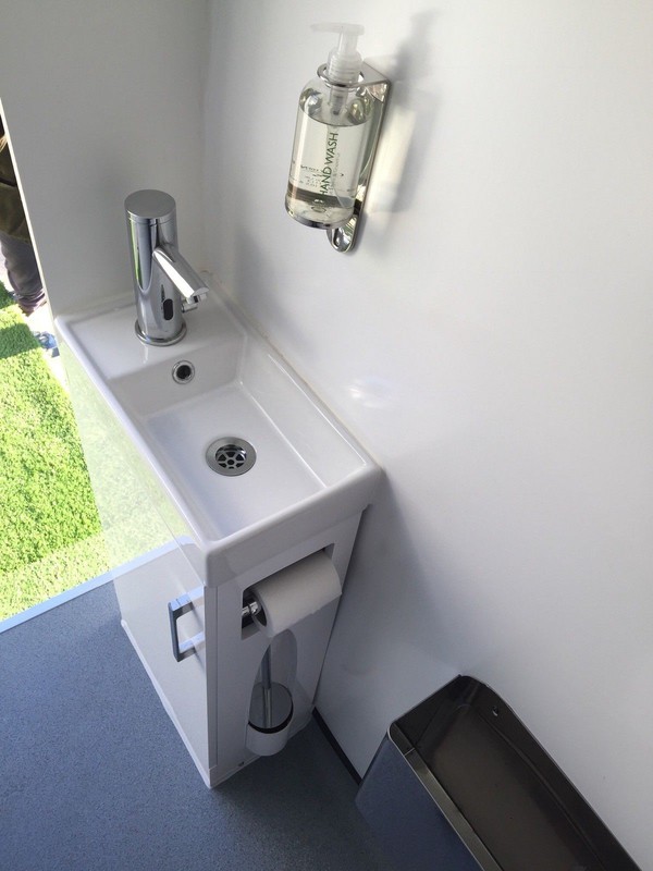 Secondhand Converted Rice Horsebox Luxury Toilets For Sale