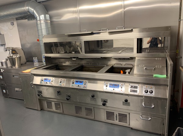 Secondhand Used Henry Nuttall 3-pan Gas Frying Wall Range For Sale