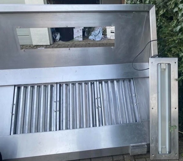 Used Stainless Steel Cooker Hood with Fan, Filter and 2 Lights For Sale