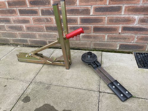 Secondhand Tyre Changing Set For Sale Secondhand Tyre Changing Set For Sale