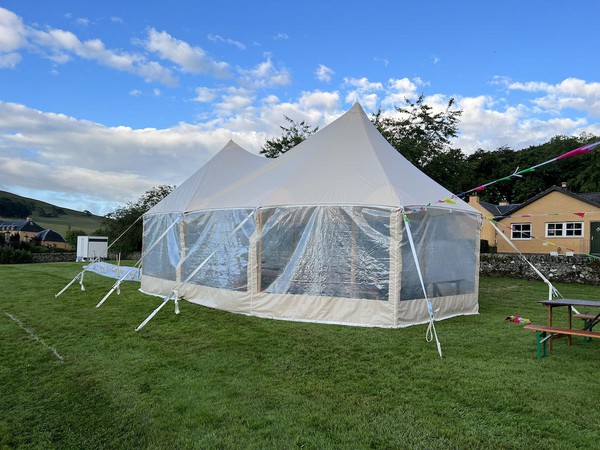 Q Tents Pole Tent with Clear Window Walls