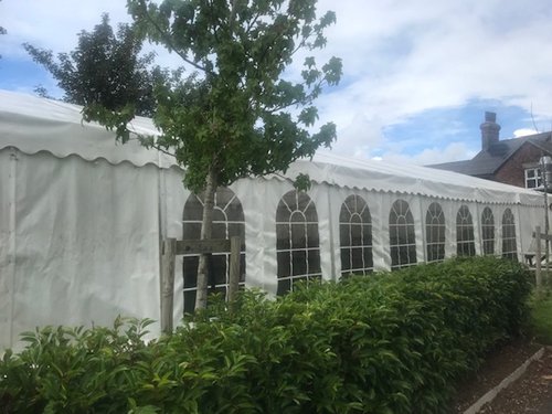 With windows Roder Marquee 9 m x 21 m
