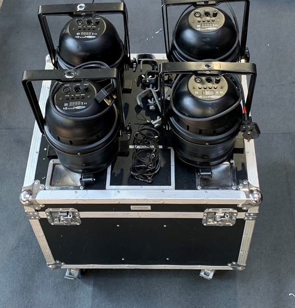 Secondhand Used Wheeled Flight Case with 4x Showtec Q4 RGBW Led Pars For Sale