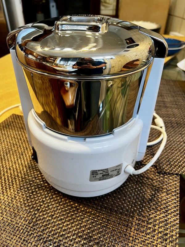Used Waring Professional Juice Extractor 6001X For Sale