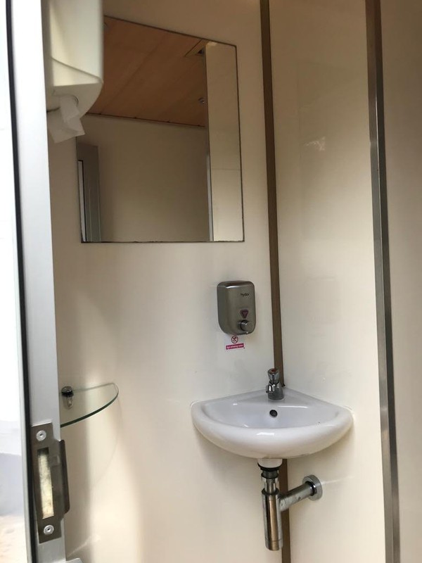 Secondhand Shaw 1+1 Luxury Toilet Trailer For Sale