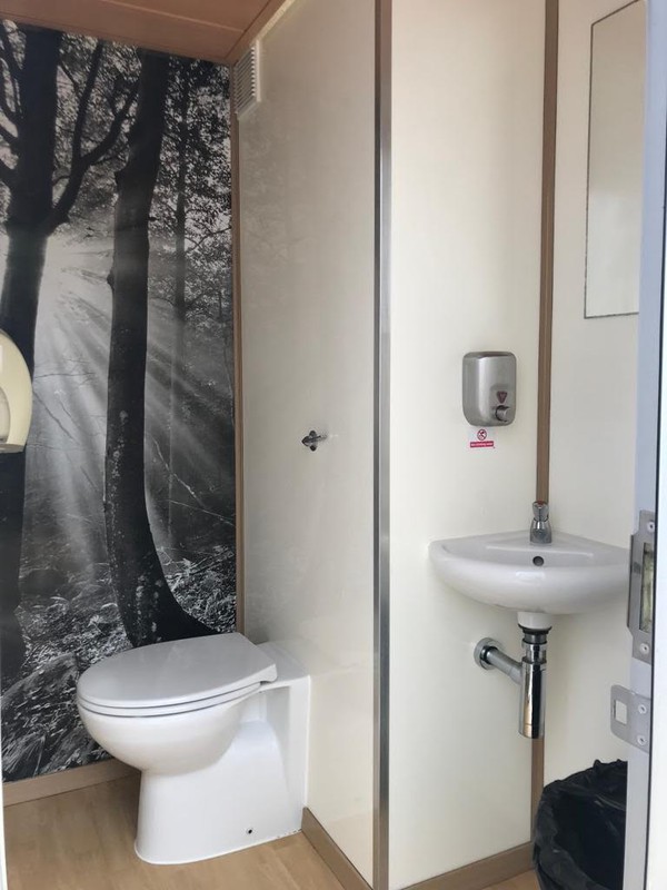 Secondhand Used Shaw 1+1 Luxury Toilet Trailer