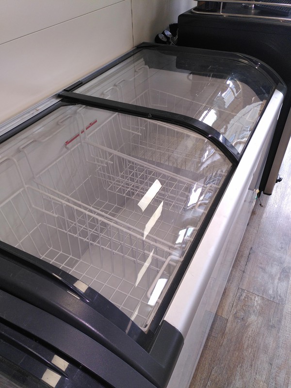 Secondhand Used Chest Display Freezers Sliding Glass Lid