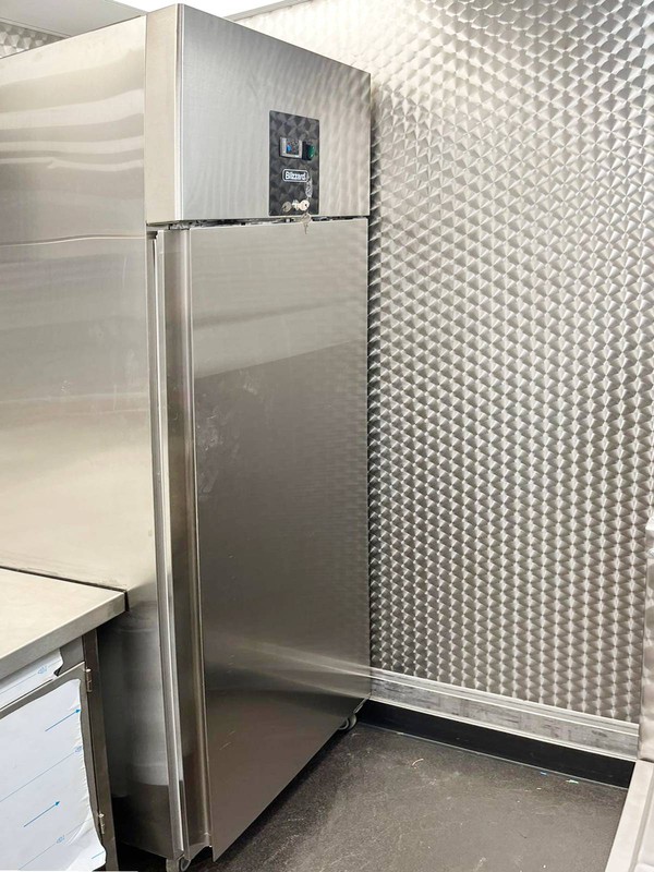Commercial upright fridge