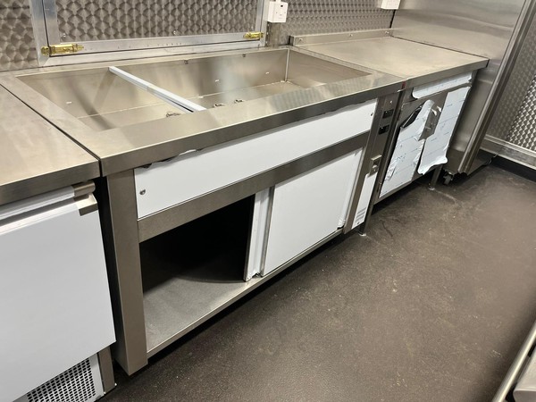 Large hot cupboard and bain marie