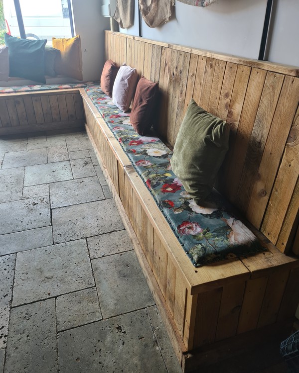Used Cafe Restaurant Cool Bench Seating Wooden with Upholstered Velvet Seating For Sale