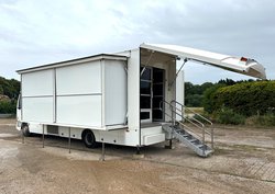 Exhibition truck / show unit