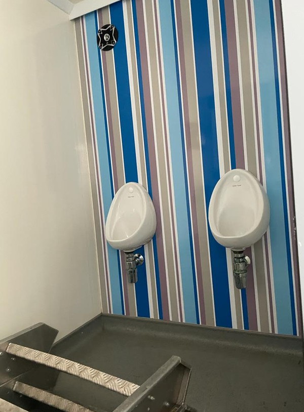 Secondhand Used 3 + 1 Trailer Toilet