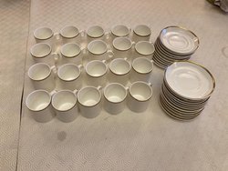 Secondhand Used Wedgwood Cups and Saucers For Sale