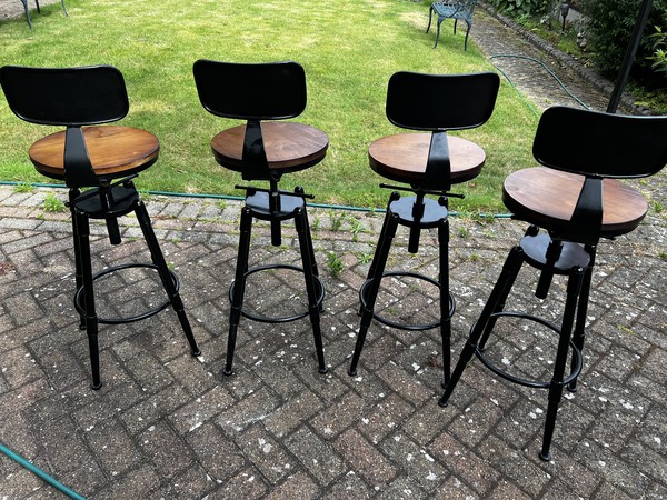 Used Vintage Industrial Style Stools [Set of 4] [Excellent Condition] For Sale