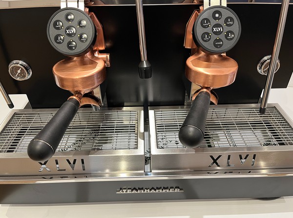 Steamhammer Professional Coffee machine in Black and Copper