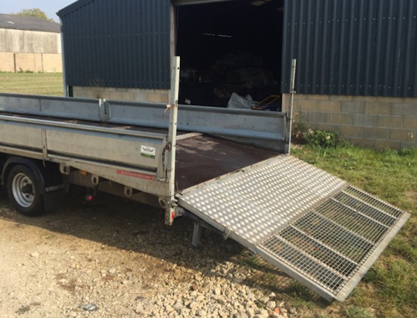Drop Down Trailer with Rear Ramp