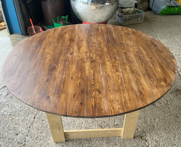 50x Rustic Round Tables For Sale