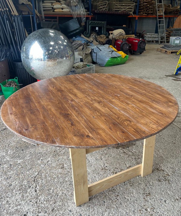 New 50x Rustic Round Tables For Sale