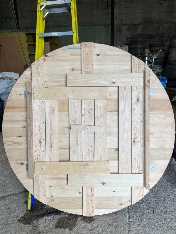Unused 50x Rustic Round Tables For Sale