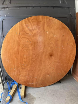 Secondhand Used 12x 5ft Round Banquet Tables (Ex-hire) For Sale
