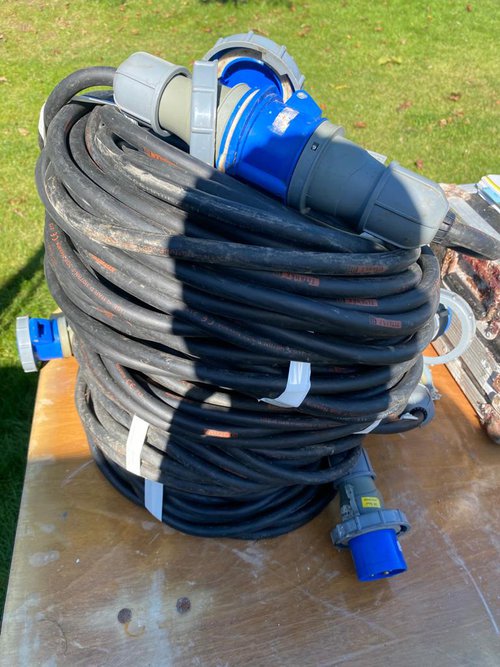 32amp Extension Leads single phase (230v) 32amp Extension Leads single phase (230v)