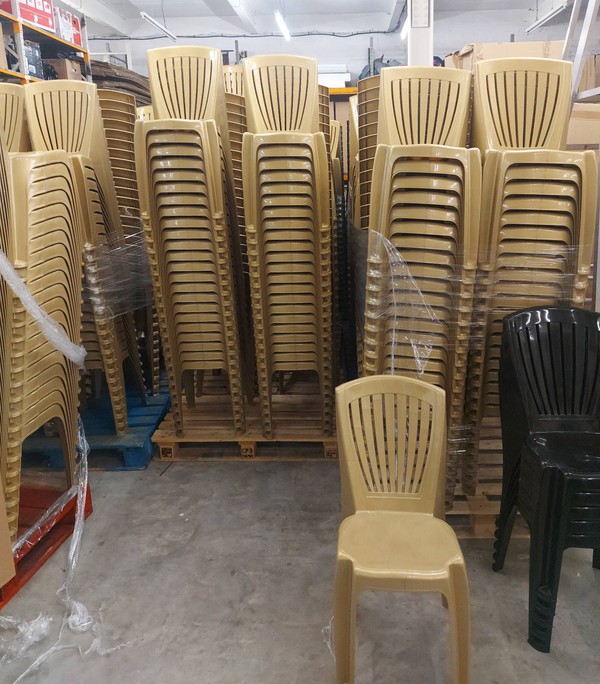 Stacking plastic chairs for sale black or gold