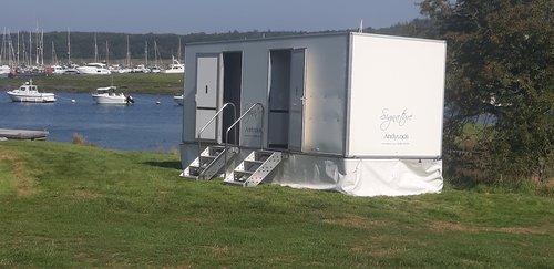 Luxury Toilet / Shower Business Luxury Toilet / Shower Business