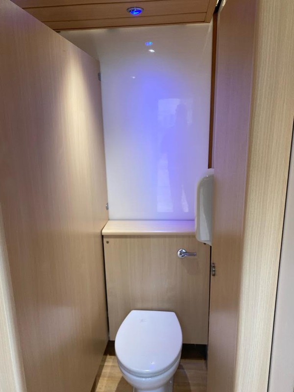 Selling Luxury 4+1 Shaw Services Toilet Trailer